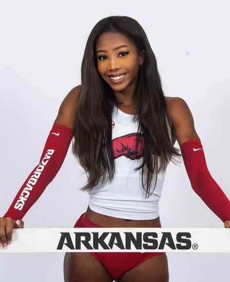 •USA🇺🇸 •Arkansas •Hurdles Media Day Poses Track And Field, Media Day Poses Track, Track And Field Media Day Poses, Track Poses Photo Shoots, Track Media Day Poses, Track Pictures Poses, Track Photoshoot Photo Ideas, Track Poses, Track Hurdles