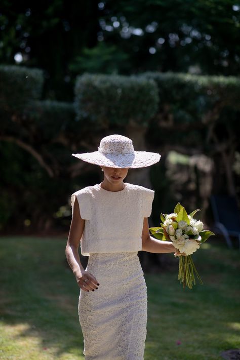 La boda de verano de Carmen y Alfonso entre Jávea y Denia | Vogue España Secret Wedding, Contemporary Bridal, Womens Wedding Dresses, Civil Wedding, Wedding Mood, Wedding Guests, Guest Outfit, Boho Wedding Dress, Mode Vintage