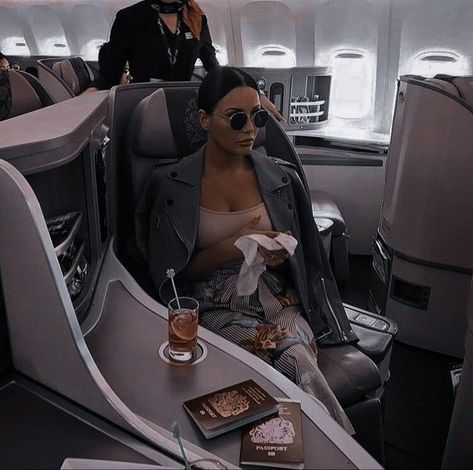 Rich Girl Lifestyle Luxury, Makup Looks, Stylish Office Wear, Calorie Snacks, Business Dress Women, Best Waist Trainer, Woman Aesthetic, Luxury Lifestyle Women, Rich Girl Aesthetic