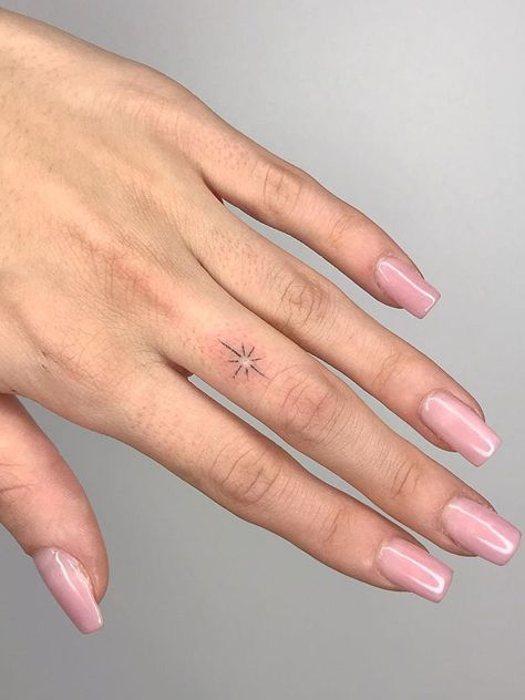 Finger Tattoos For Women, Cool Finger Tattoos, Middle Finger Tattoos, Small Star Tattoos, Cute Finger Tattoos, Small Finger Tattoos, Finger Tattoo For Women, Hand Tattoos For Girls, Hand And Finger Tattoos