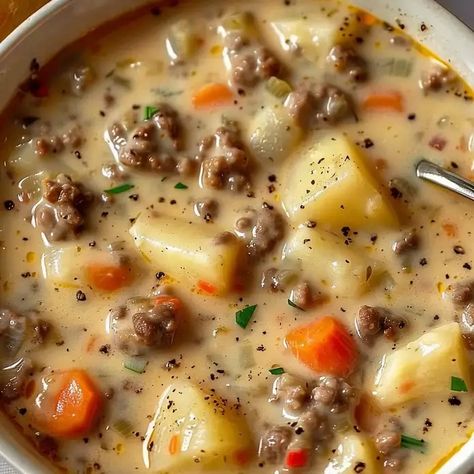 Creamy Potato & Hamburger Soup Recipe Potato Hamburger Soup, Hamburger Potato Soup, Hamburger And Potatoes, Soup With Ground Beef, Hamburger Soup, Creamy Potato, Cozy Meals, Beef Soup, Crock Pot Soup