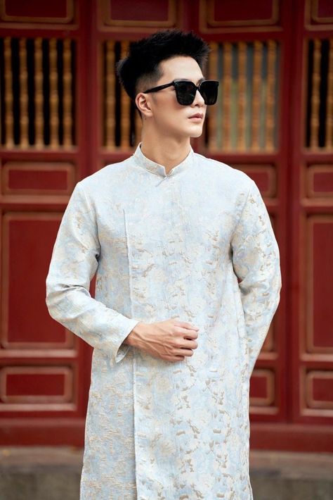 Men ao dai- Vietnamese traditional clothes Ao Dai Men, Vietnam Fashion, Qipao Cheongsam, Mid Autumn Festival, Mens Costumes, Engagement Photoshoot, Historical Fashion, Traditional Outfits, Dress Clothes For Women