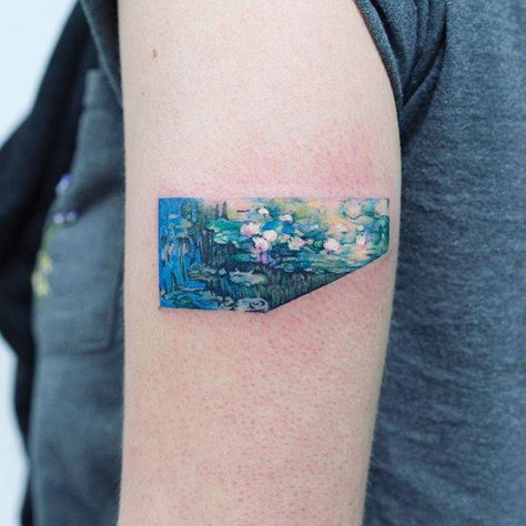 Claude monet : Les Nympheas : Matin Monet Tattoo, Skin Watercolor, Istoria Artei, Landscape Tattoo, Watercolor Tattoos, Harry Potter Tattoos, Geniale Tattoos, Tatuaje A Color, Cool Small Tattoos