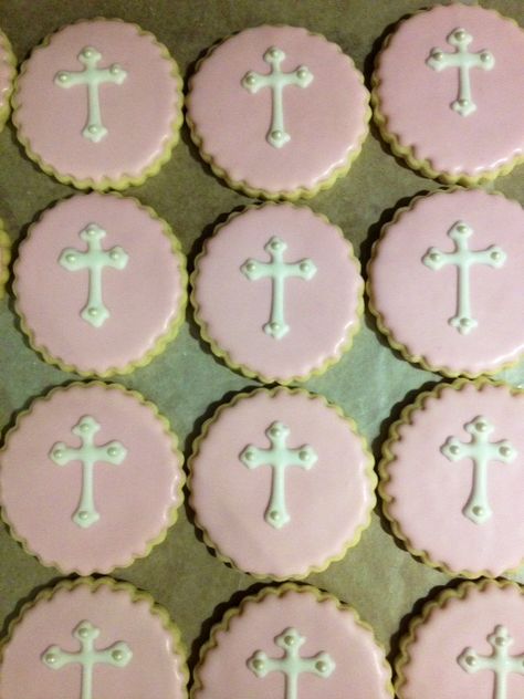 Cross cookies Christening Cookies, Cross Cookies, Religious Cakes, Easter Cookies, A Circle, Cookie Decorating, Christening, Easter, Cake