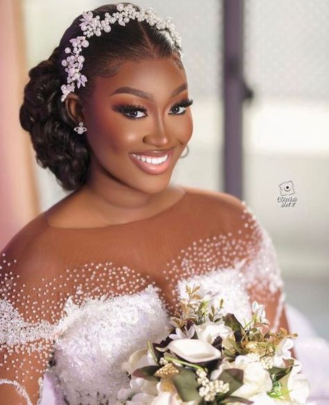 Redefining Wedding Experience on Instagram: "The bride’s beauty resonates through harmonious smiles, creating a captivating and joyful presence. Our #wcw for the week 👰‍♀️ 🤩😍🎊💐💯 _ Designer: @sikavoguegh MUA: @ririi.makeoversgh Hairstyling: @revupsalongh Photography: @chocolate_shot_it Videography: @g_shotvideography Room decor @decorvibesgh Bouquet @thebouquetsplug Accessories @bridalaccessories_gh Location @creek_by_cynberry Beauty: @Doreen.ot _ Follow @weddingswithsugar for more • • #weddingswithsugar #bellanaijaweddings #loveweddingsng #ghanawedding #weddings #idoghana #kente #loveweddingsng #ghanawedding #weddings #weddingguest #naijaasoebi #weloveghanaweddings #ghanaianweddings #tradweddings #weddingdecor #nigerianweddingpictures #naijaasoebi #bridesmaids #ankarastyles #Loveafri African Bridal Hairstyles, Black Wedding Makeup, Black Bridesmaids Hairstyles, Black Brides Hairstyles, Black Bridal Makeup, Bride Hairstyles Updo, Bridal Hairpins, Black Wedding Hairstyles, Natural Wedding Hairstyles