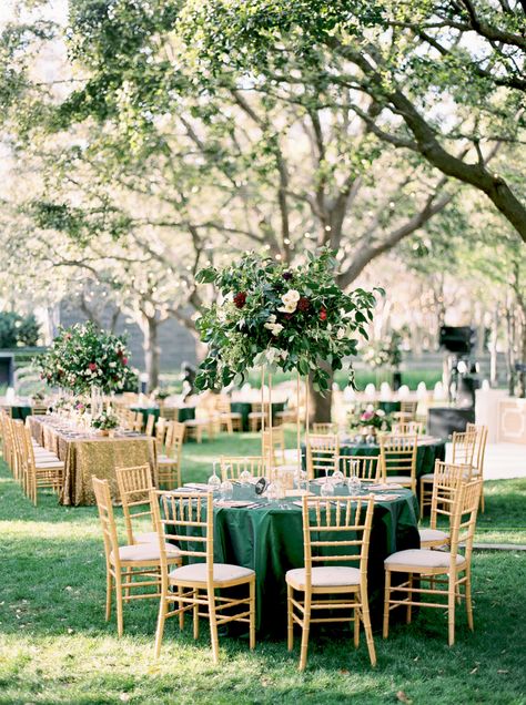 Sage Green Outdoor Wedding Reception, Gold And Emerald Wedding Decor, Green Quinceanera Theme, Emerald Green Wedding Theme, Green Wedding Decorations, Green Gold Weddings, Dark Green Wedding, Corporate Events Decoration, Quince Decorations