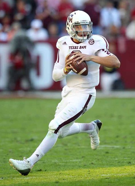 2012-11-10 Johnny Football Manziel v. Alabama; Texas A & M University Aggies Johnny Football, Aggie Football, Gig Em Aggies, Johnny Manziel, Sec Football, Texas Aggies, Texas A M University, Sport Player, College Team