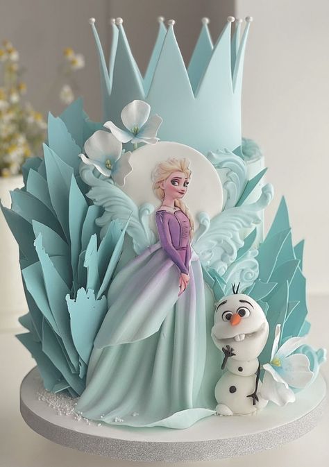 Elsa Cake Design, Tort Frozen, Princess Elsa Cake, Frozen Cake Ideas, Elsa Pasta, Frozen Cake Designs, Anna Birthday Cake, Snow Birthday Party, Cake Elsa