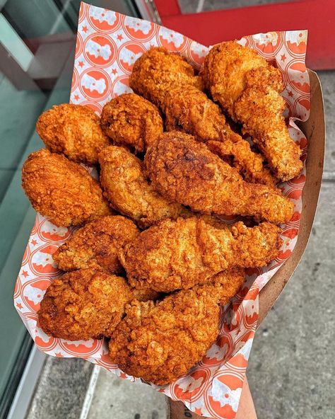 Chicken Aesthetic, Fast Food Drinks, Food Babe, Food Therapy, Yummy Comfort Food, Fried Chicken Recipes, Dinner Food, Food Recepie, Food Yummy