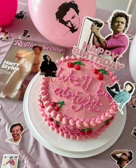 𔘓 harrycore! 🎀 @daydreamingnicole on ig. House Cake Ideas, One Direction Birthday Cake, One Direction Party, One Direction Birthday, Harry Styles Birthday, Harry Coded, Vintage Birthday Cakes, Harry Birthday, Perfect Handwriting