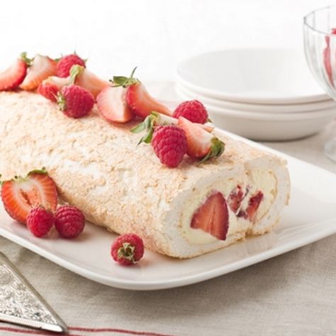 Free pavlova roll recipe. Try this free, quick and easy pavlova roll recipe from countdown.co.nz. Pavlova Roll Recipes, Pavlova Roulade, Pavlova Roll, Easy Pavlova, Pavlova Recipes, Lemon Curd Pavlova, Meringue Roulade, Free Range Eggs, Easy Puddings