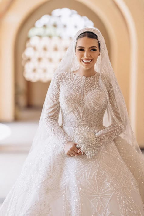 Filipino Bridal Dress, Arabic Bride Dress, Luxury Dress Classy, Arab Wedding Dress, Arab Bride, Wedding Attire For Women, Arabic Wedding Dresses, Egyptian Wedding, Hijabi Brides