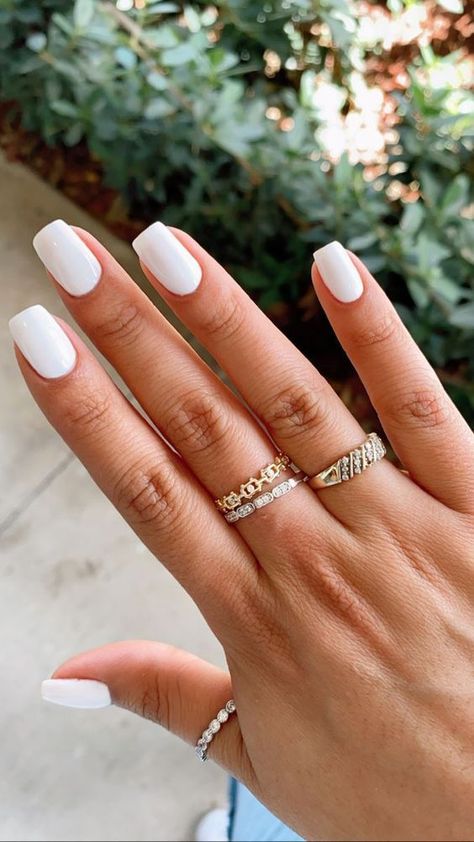 Square Gel Nails, White Gel Nails, Unghie Sfumate, White Acrylic Nails, Simple Acrylic Nails, Casual Nails, Cute Gel Nails, White Nail, Acrylic Nails Coffin Short