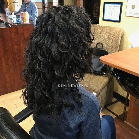 Layered Curly Hair: The Big Chop For Spring - Shine with JL 2c Haircuts Medium, Curly Hair Cuts 2c, 2c Curly Hair Haircuts, 2c Haircut, 2c Curls, Curly Hair 2c, 2c 3a Hair, 3a Curly Hair, Curly Hair Cut