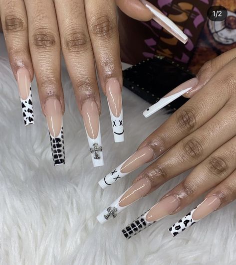 Cute Nails Black, Uni Nails, White Nail Inspo, Toes Ideas, Nail Suggestions, Black Acrylic Nail Designs, Black And White Nail, Nails Birthday, Nail Designs Ideas