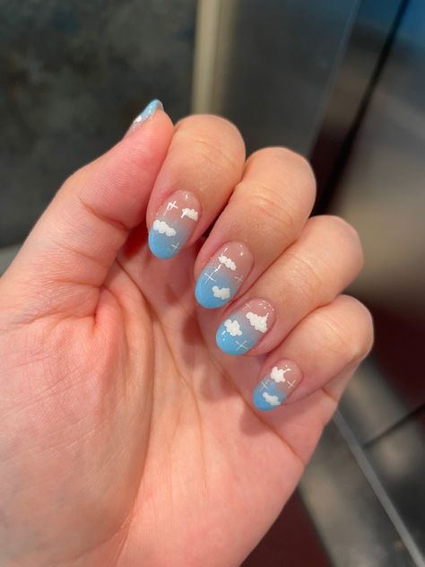 Gel nails cloud sky nails Trendy Short Nail Designs, Gel Nails Short, Blue Gel Nails, Sky Nails, Simple Gel Nails, Short Nail, Soft Nails, Short Acrylic Nails Designs, Short Nail Designs