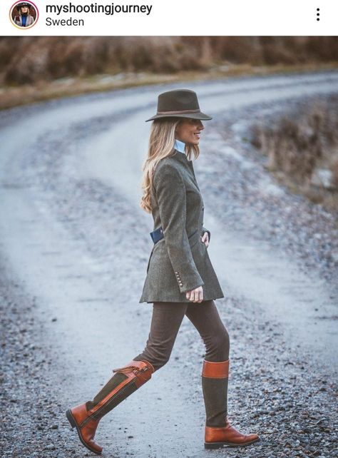 Ladies Country Fashion, Winter Forest Outfit, Classy Preppy Outfits Winter, British Country Fashion, British Hunting Style, Countryside Chic Outfit, English Countryside Outfit, Hunting Outfits For Women, English Country Fashion