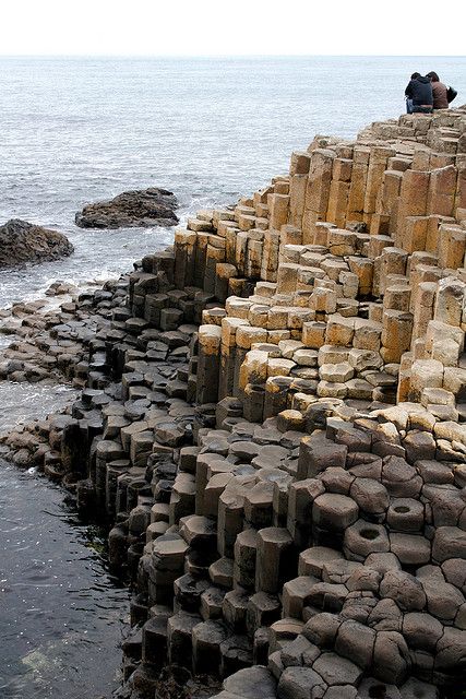 Giants Causeway, Northern Ireland | Flickr – Chia sẻ ảnh! Giants Causeway, Beautiful Castles, Incredible Places, Rock Formations, Ireland Travel, Beautiful Love, Northern Ireland, Amazing Places, Amazing Nature