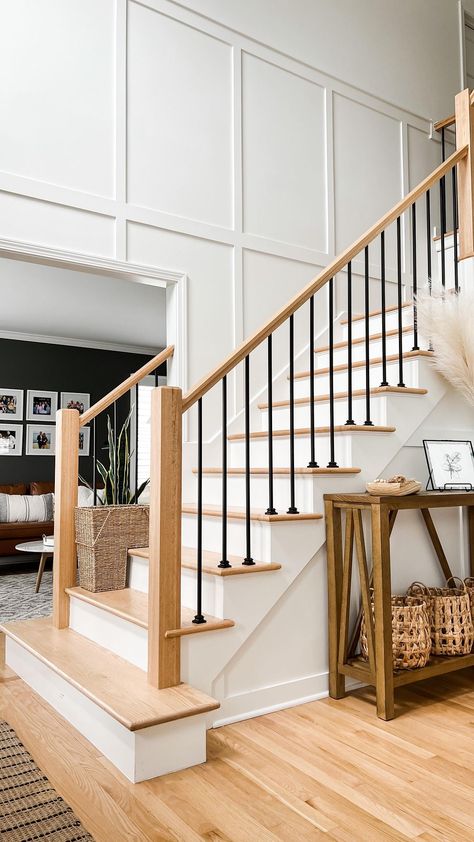 Modern Stairs Ideas, Stairs Decor Ideas, Stairs Remodel, Stairs Storage Ideas, Farmhouse Stairs, Design Stairs, Stairs Decor, Entryway Stairs, Stairs Renovation