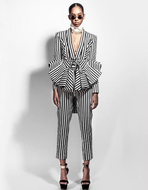 Corset Suit, Black And White Striped Pants, Zero Waste Fashion, V Line, Striped Pants, Fast Fashion, Look Fashion, Black Stripes, Deep V