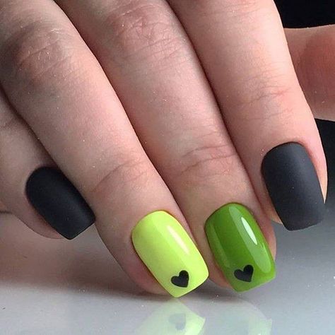 Xmas Nails Green, Short Xmas Nails, Nail Art Colorful, Rockabilly Nails, Lime Nails, Nail Art Black, Black Gel Nails, Green Nail Art, Nails Yellow