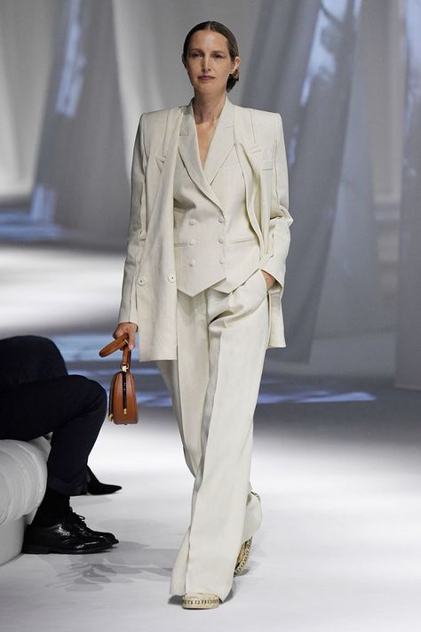 2021 Fashion Trends Stylish People Are Wearing First | Who What Wear White Suit, Woman Suit Fashion, Irina Shayk, Live Fashion, Fashion People, Big Fashion, Looks Chic, 가을 패션, Suit Fashion