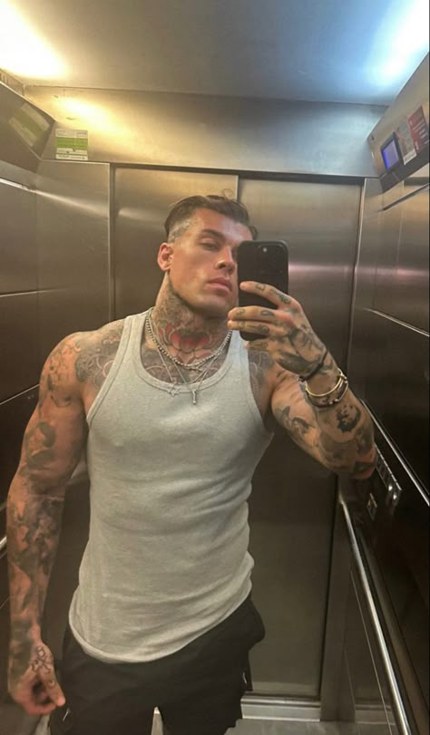 #badboy #tattoed #man Tattoed Guys, Stephen James Model, Stephen James Hendry, Spanish Men, Cholo Style, Handsome Male Models, Stephen James, Tattooed Men, Book Boyfriends