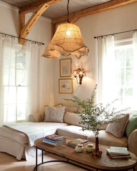 Salons Cottage, Cottage Journal, Quaint Cottage, Cottage Living Rooms, Cottage Interior, Cottage Interiors, Country Living Room, Style Deco, Cottage Living