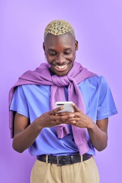 Photo african guy looking at smartphone | Premium Photo #Freepik #photo #man-smartphone #man-with-phone #using-smartphone #afro-man Man Image Photo, Guy Looking At Phone, Looking Down At Phone Reference, Looking At Phone Reference, Person Looking At Phone, People Using Phone, Person On Phone, Guy On Phone, Mannequin Design