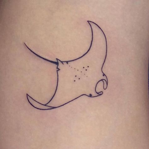 manta ray tattoo Stingray Tattoo For Men, Stingray Tattoos, Manta Tattoo, Manta Ray Tattoo, Simple Tattoo With Meaning, Marine Tattoo, Stingray Tattoo, Ray Tattoo, Cowgirl Tattoos