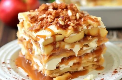 Apple Pie Lasagna Pumpkin Toffee, Refrigerator Desserts, Fall Sweets, Icebox Cakes, Awesome Desserts, No Bake Pumpkin, Toffee Chips, Super Easy Desserts, Bake Pumpkin