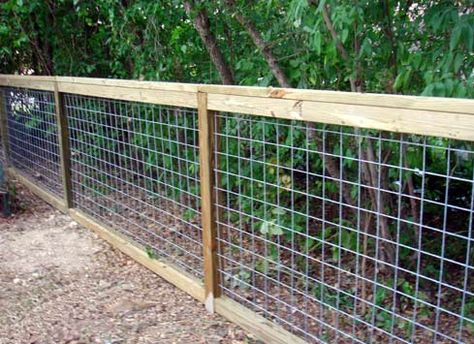 White Vinyl Fences – Corrugated Tin Fences – Rustic Cedar Split Rail Vinyl Privacy Fence, Cattle Panels, Deer Fence, Cheap Fence, Garden Privacy, Diy Fence, Building A Fence, Privacy Fences, Wire Fence