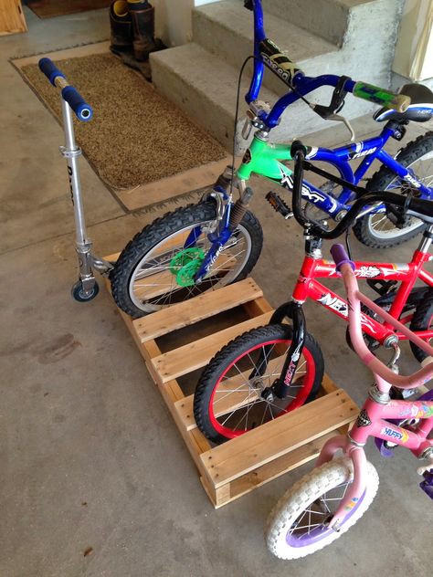 Pallet Bike Racks, Kids Bike Storage, Diy Bike Rack, Bike Rack Garage, Bike Storage Garage, Bike Storage Rack, Garage Bike, Garage Storage Solutions, Garage Storage Systems