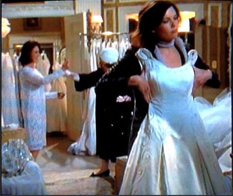 Gilmore Girls - Love The Dress Lorelai Has Lorelai Gilmore Wedding Dress, Lorelai Gilmore Wedding, Gilmore Girls Emily, Emily And Richard, Gilmore Girls Lorelai, Gilmore Girls Quotes, Lorelai Gilmore, Gilmore Girls, White Formal Dress