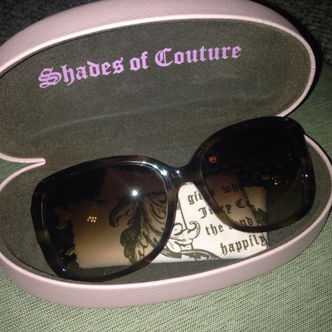 Brand New! Absolutely No Wear On These Adorable Sunnies. Come With A Hard Case And A Lens Cloth. Free Freaker! With Purchase Of $30 Or More! (Upon Request, See Listing) Dont Forget To Bundle! 25% Off 3 Or More Items! Juicy Couture Sunglasses, Mcbling Accessory, 2000s Items, 2000 Sunglasses, 2000 Nostalgia, 2000s Accessories, Trashy Y2k Aesthetic, 2000s Sunglasses, Kissy Lips