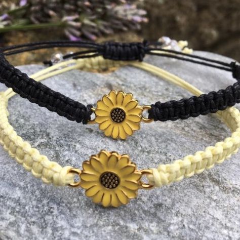 Sunflower Friendship Bracelet, Sunflower Bracelet, Sunflower Charm, Tree Of Life Bracelet, Turtle Bracelet, Bracelets Patterns, Sunflower Gifts, Being Happy, Diy Bracelets Patterns