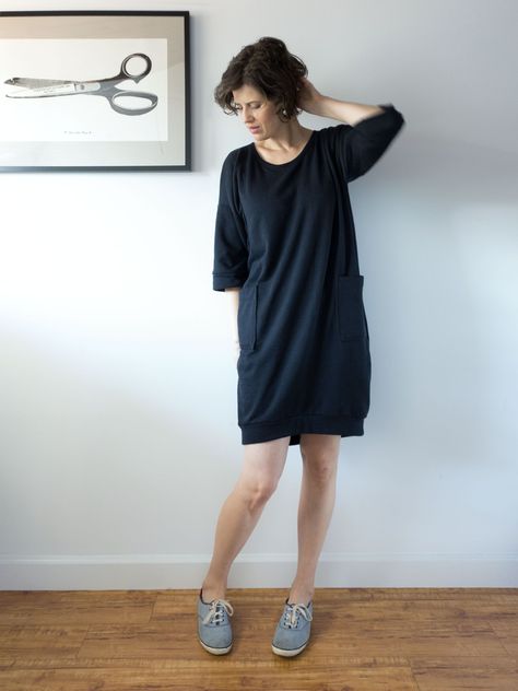 Black Sweatshirt Dress – Lou Box Dress 1 | Sew DIY Dress Over Leggings, Sweatshirt Dress Diy, Black Sweatshirt Dress, Box Dress, Diy Sweatshirt, Weekend Dresses, Jumpsuit Pattern, Womens Sewing Patterns, Oversized Dress