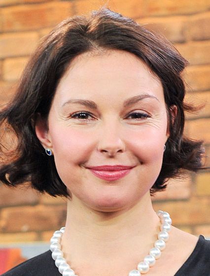 Ashley Judd, smart, beautiful inside and out. Makes the world a better place. Pretty much the whole package. God was feeling particularly generous when he made her. Ashley Judd, Nose Job, Celebrity List, Country Music Singers, She Movie, Performance Artist, Celebrity Beauty, Beautiful Inside And Out, Feelings And Emotions