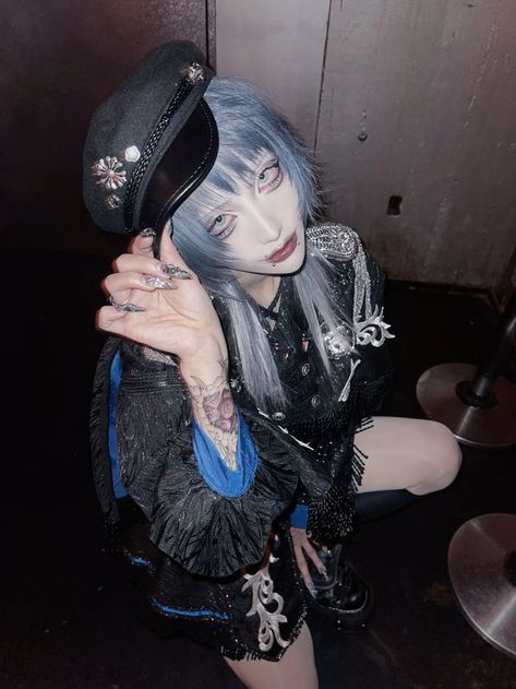 Japanese Visual Kei, Vkei Jewellery, Visual Kei Style, Visual Kei Fashion Outfits, V Kei Outfits, Vkei Clothes, Vkei Aesthetic, Vkei Outfits, Visual Kei Aesthetic