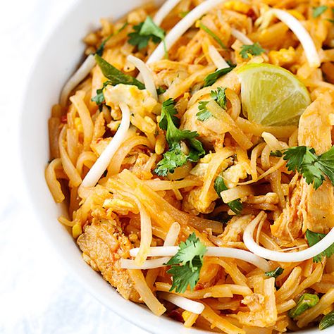 Chicken Pad Thai, Thai Recipe, Pad Thai Recipe, Fruit Vegetables, Asian Cooking, Asian Dishes, Thai Recipes, Pad Thai, Chicken Dishes