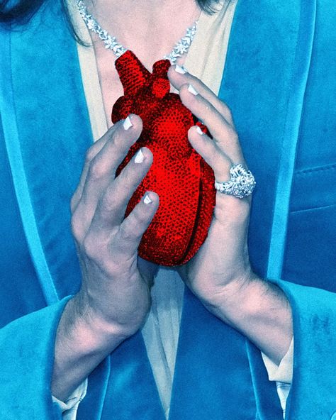 Realistic Heart Aesthetic, Anatomically Correct Heart, Alternative Subcultures, Gucci Runway, Heart Clutch, Heart Shaped Bag, Lovers Eyes, Heart Images, Anatomical Heart