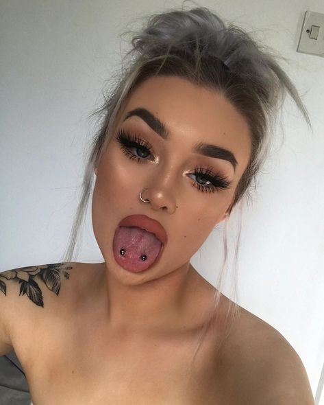 Meg Feather on Instagram: “Felt like the insta hadn’t seen my tongue for a while so here it is xxxx” Meg Feather, Cute Tongue Piercing, Patchwork Boots, Mod Jewelry, Cute Piercings, Snake Bites, Tongue Piercing, Body Piercings, Piercing Tattoo