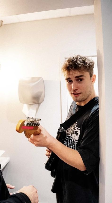 Sam Fender, Guitar Boy, Fender Bender, Innocent Man, Love Sam, Normal Guys, Pretty Face, Spice Things Up, Documentaries