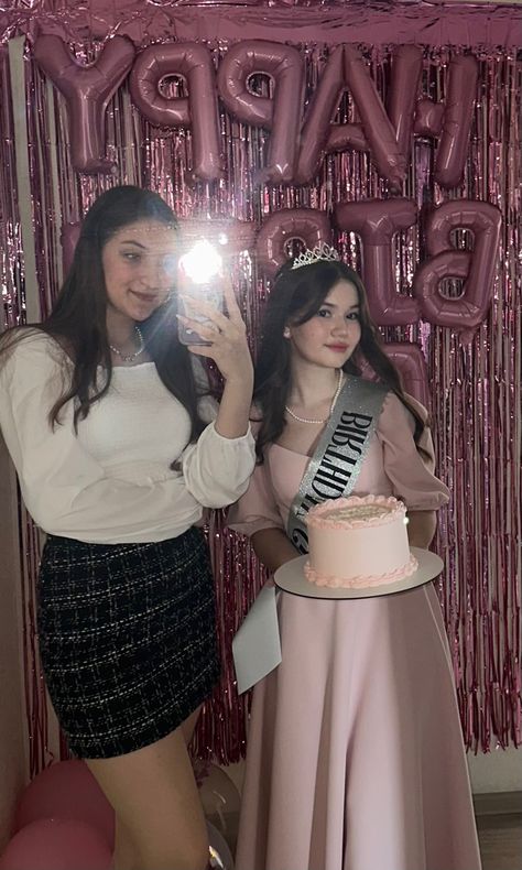 birthday girl duo aesthetic photoideas pretty girls cake Funny Vidio, Aesthetic Birthday, Insta Filters, Birthday Blessings, Instagram Photo Inspiration, Birthday Photoshoot, Aesthetic Backgrounds, Photo Poses, First Look