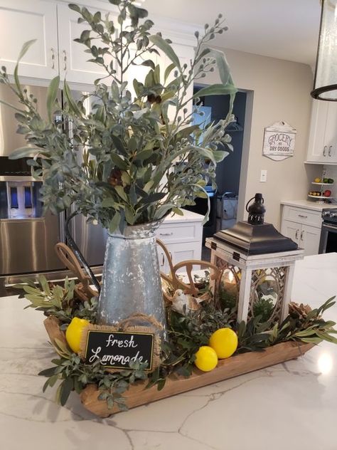 Rustic Kitchen Island Decor, Decorating With Trays Farmhouse Style, Metal Pitcher Decor Ideas, Decorating Wooden Trays Ideas, Summer Dining Room Decor, Decorating A Floating Shelf, Kitchen Table Tray Decor Ideas, Single Tray Decor, Dining Room Table Tray Decor