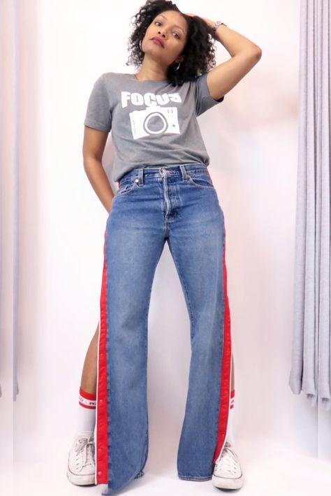 Really Cool way to UPsize your too small jeans | Snap up side stripes jeans with graphic tee. Jeans With Side Stripe, How To Embellish Jeans, How To Upsize Jeans, Upsize Jeans Diy, Jeans With Graphic Tee, Make Jeans Bigger, Lengthen Jeans, Too Small Jeans, Sweater Repurpose