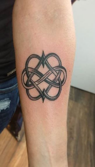 Celtic Heart Knot Tattoo, Celtic Love Symbols, Knot Tattoos, Celtic Heart Tattoo, Celtic Tattoo For Women, Claddagh Tattoo, Heart With Infinity Tattoo, Scottish Tattoos, Celtic Knot Tattoo