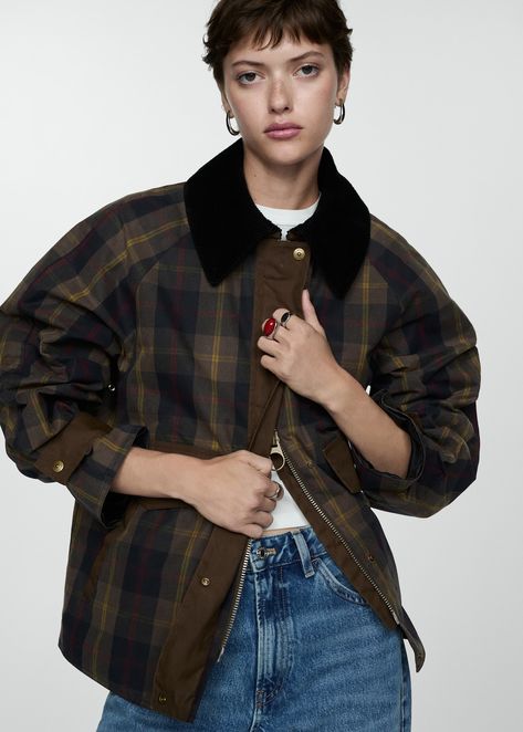 Check parka with contrasting collar - Woman | MANGO United Kingdom Oversized Parka, Fur Collar Jacket, Street Trends, Contrast Collar, Brown Plaid, Plaid Jacket, Zipper Top, Parka Jacket, Light Jacket