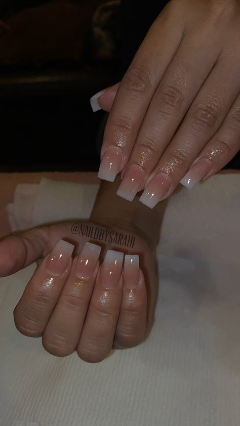 Short White Ombre Acrylic Nails, Ombre Medium Nails, White Ombre Short Nails, Ombré Gel X Nails, Medium Ombre Acrylic Nails, Shirt Ombre Nails, Ombre Nails Square Short, Short Acrilyc Nail Ideas Square, Acrylic Ombre Nail Designs Short