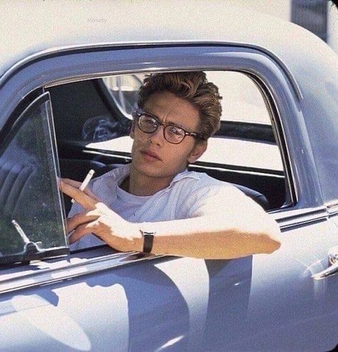 James Franco James Dean, Don Murray, Car Poses, Ali Larter, Richard Avedon, James Franco, Man Sitting, Actrices Hollywood, Marlon Brando